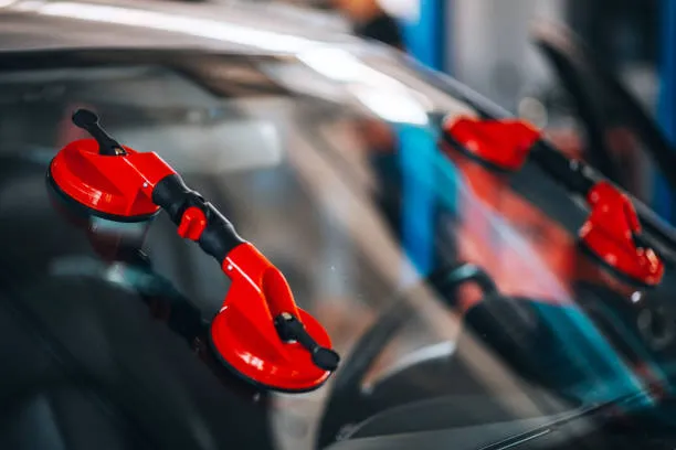 Remplacement de pare-brise de véhicules utilitaires à Colomiers, Colomiers, L.L Motors 31